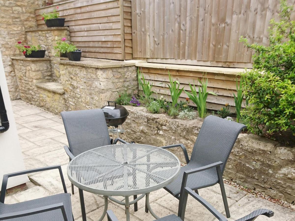 Pass The Keys The Pippins A Cotswold Cottage And Garden Parking Stow-on-the-Wold Dış mekan fotoğraf
